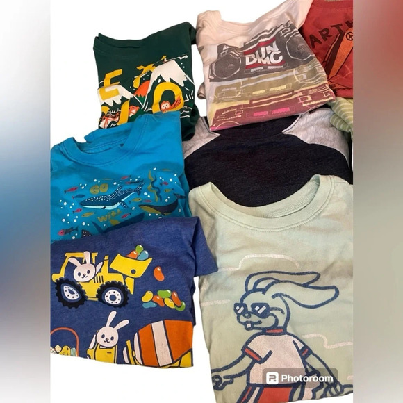 Old Navy Kid’s Graphic Tees Short Sleeve 10 Shirt Bundle - Picture 3 of 11